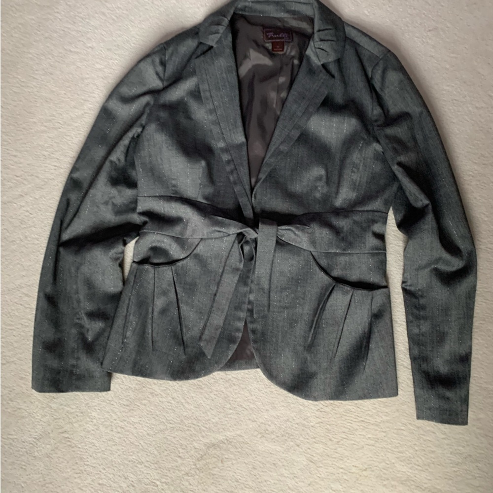 Gray Blazer with Tie decoration Size 8P